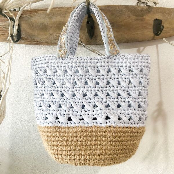 模様編み スズランテープバッグ 麻ひもバッグ スズランテープ 麻紐 編みバッグ インド刺繍リボン ハンドメイドバッグ ブルー