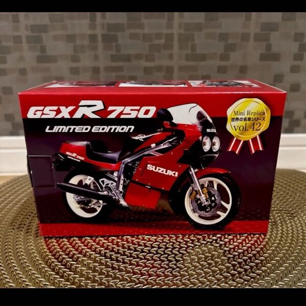 GSX-R750 LIMITED EDITION Mini Replica 世界の名車シリーズ vol.42 レッドバロン