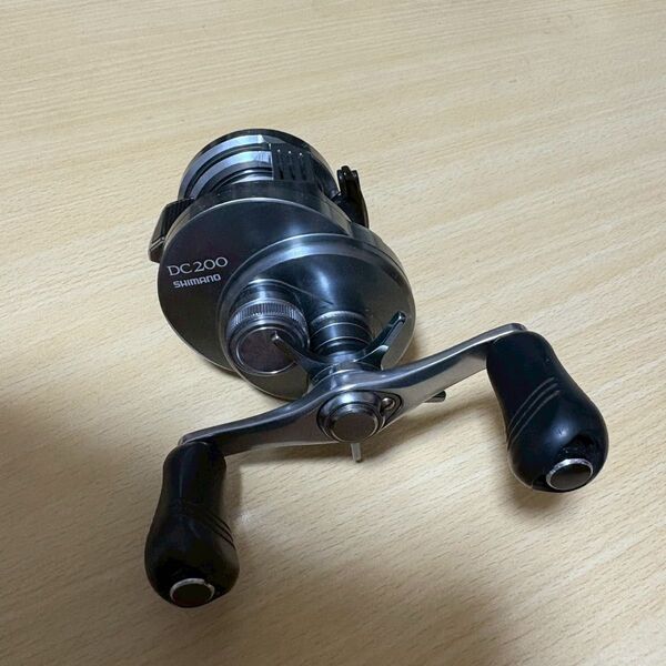 SHIMANO カルカッタコンクエストDC200