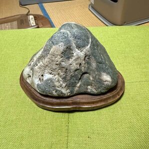 鑑賞用の石 台座付き