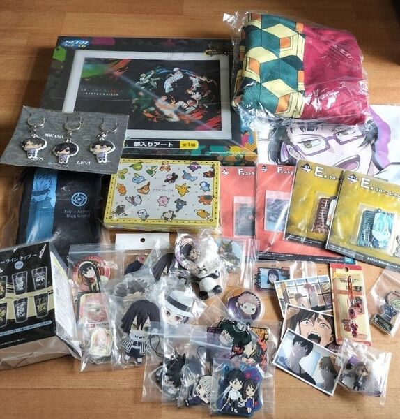 アニメグッズ 鬼滅の刃 呪術廻戦 ポケモン 進撃の巨人 チェーンソーマンNARUTO etc…41点まとめ売り