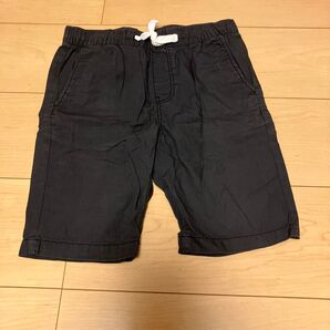 黒色 ハーフパンツ シンプル