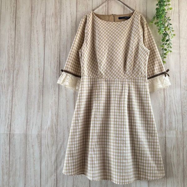 【F】 トーション レース 使い ギンガムワンピース 5分袖 ベージュ