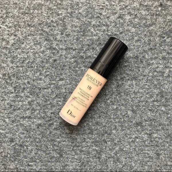 Dior ディオールスキン フォーエヴァー フルイド グロウ リキッドファンデーション 1N 5ml ミニボトル