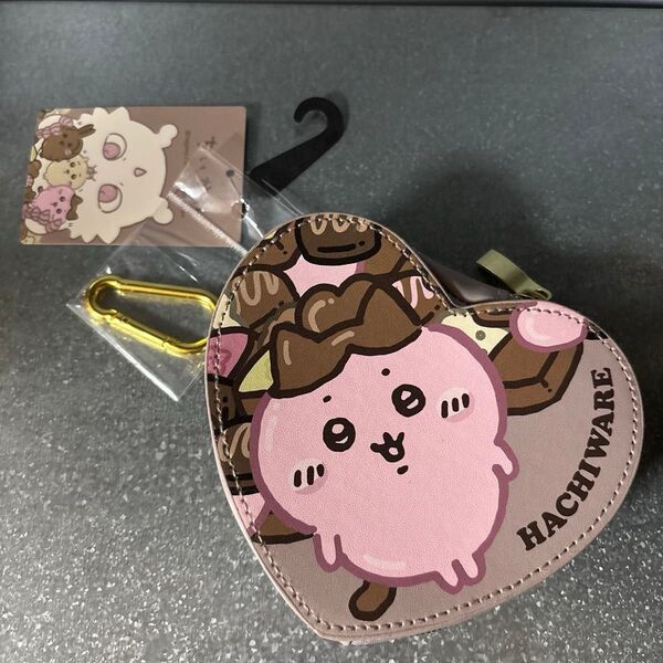 ちいかわ ハチワレ ダイカット ポーチ バレンタイン チョコ しまむら