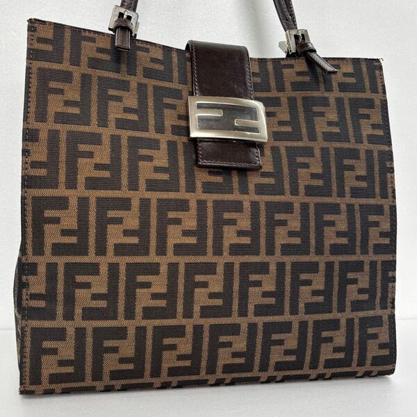 フェンディ FENDI ズッカ マンマバケット ショルダー バッグ トート バッグ FF 金具 キャンバス アクセ アクセサリー