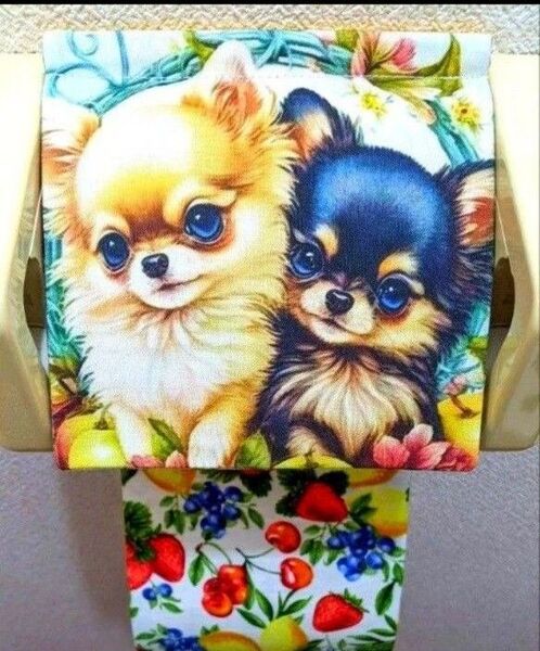 トイレットペーパーホルダー チワワ 白 黒 犬 トイレ 果物 ハンドメイド インテリア ホワイト ブラック 日用品 レア 生地 布