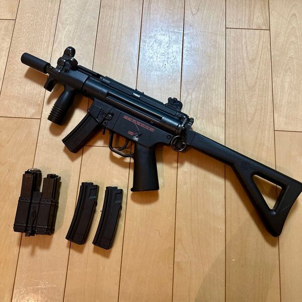東京マルイ MP5クルツA4 PDW 電動ガン 18歳以上 動作OK マガジン4本、サイレンサー付き