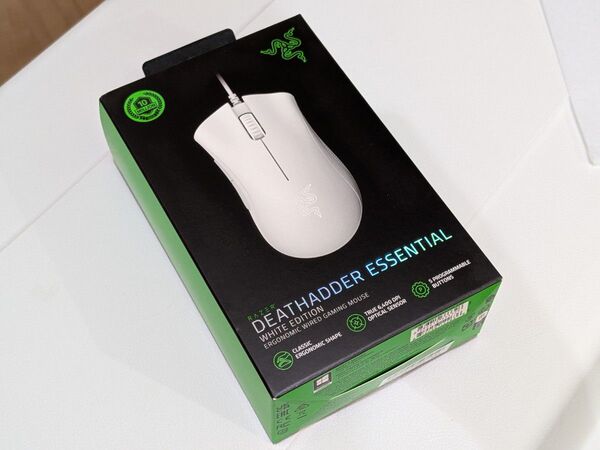 新品 未使用 ゲーミングマウス Razer DEATHADDER ESSENTIAL ホワイト