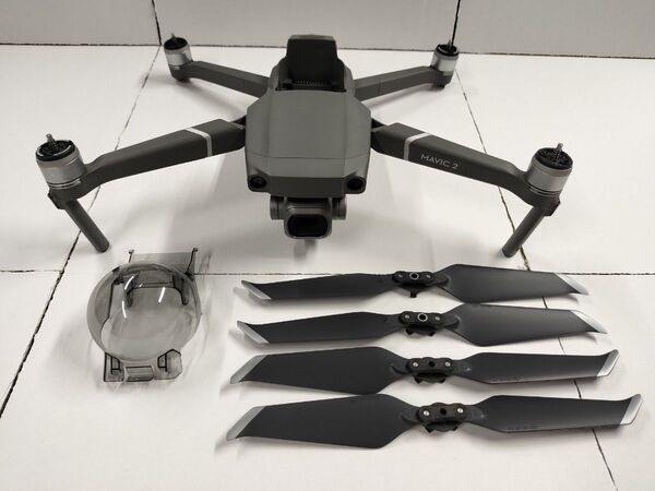 【美品】Mavic 2 pro 機体のみ 4K 1inchCOMS 2000万画素 全方位障害物検知 カメラが左右にも動く