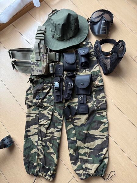 サバゲー 迷彩戦闘服セット ハット・マスクなどなど