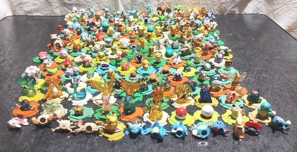 ポケモン フルカラーコレクションフルカラースタジアム 141個 + 12個(台座なし)