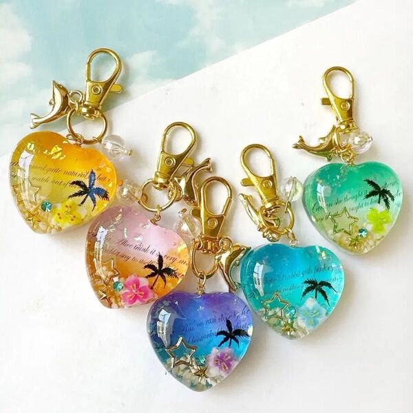 ぷっくりハート グラデーションの海 ブルー パープル ピンク オレンジ グリーン レジンキーホルダー ネックレス オーダー