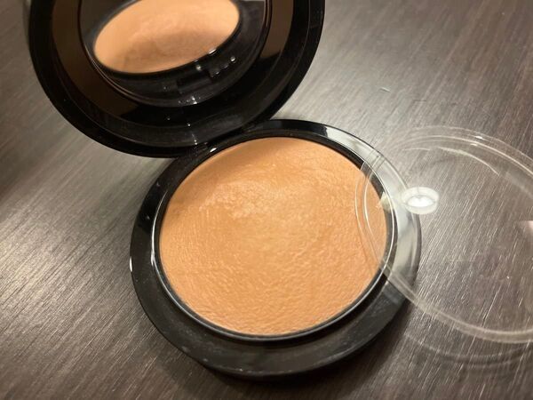 MACマック ミネラライズスキンフィニッシュ ナチュラル ミディアムダーク 美品