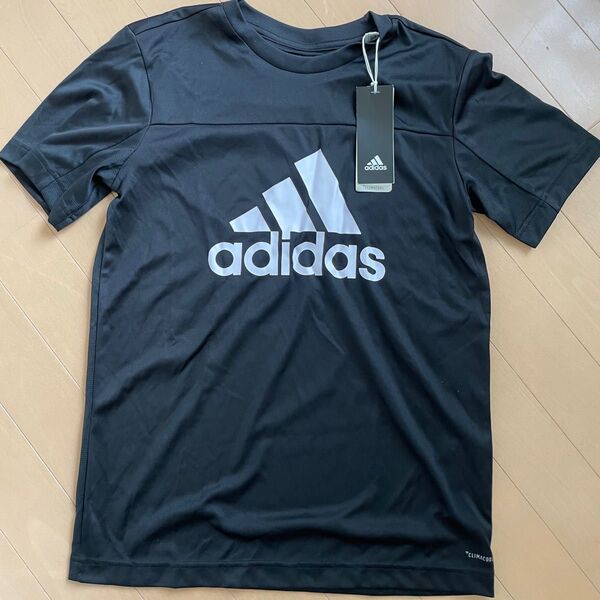 新品 アディダス 160 半袖Tシャツ ブラック 黒 メッシュ