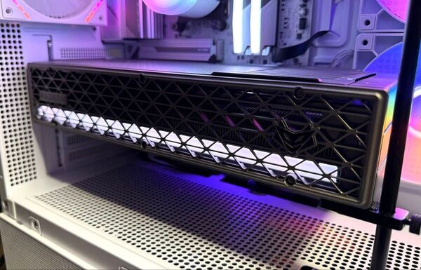 SAPPHIRE NITRO+ RX9070 Radeon GAMING OC 16GB GDDR6