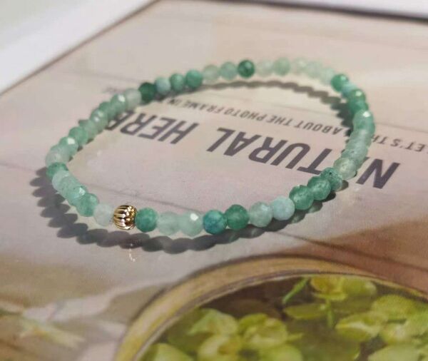 そよ風グリーン*天然アベンチュリンの煌めき ブレスレット アクセサリー ハンドメイド