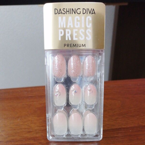DASHING DIVA マジックプレス ネイルチップ MJP 252