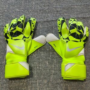 ナイキ ゴールキーパーグローブ GRIP3