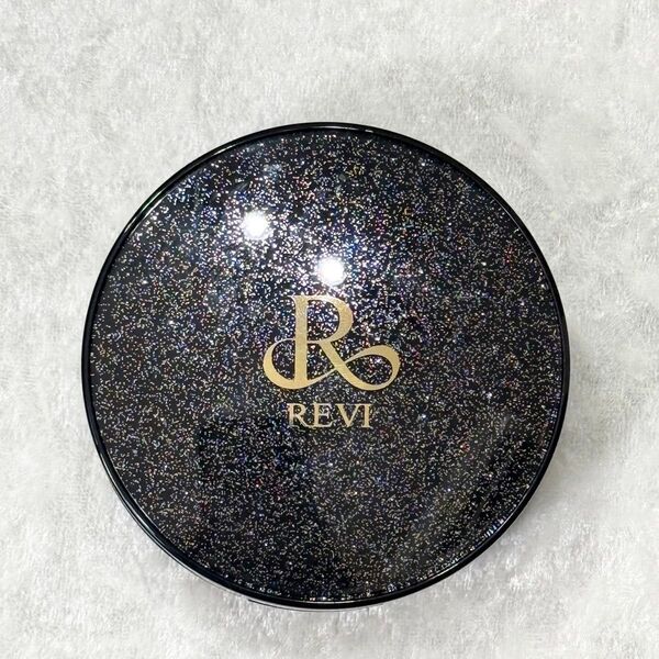 REVI 陶肌ファンデーションのケース