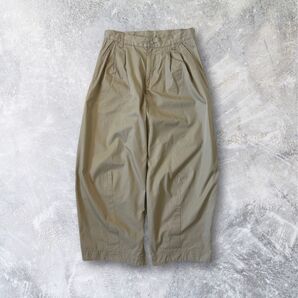 タック入り バレルシルエットパンツ ワイドパンツ ベージュ チノパン