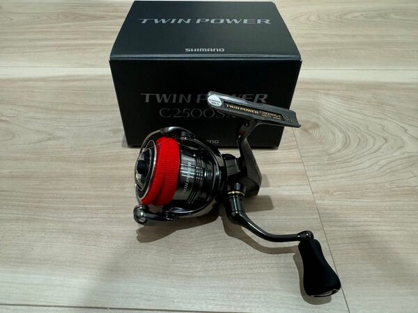 シマノ ツインパワー C2500SXG スピニングリール 中古