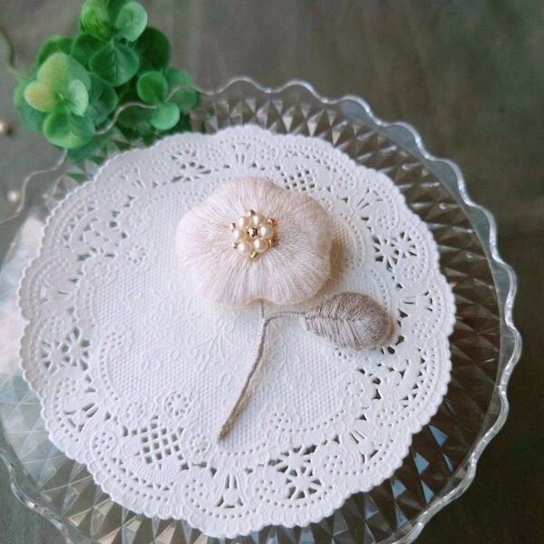 ハンドメイド 北欧お花ブローチ