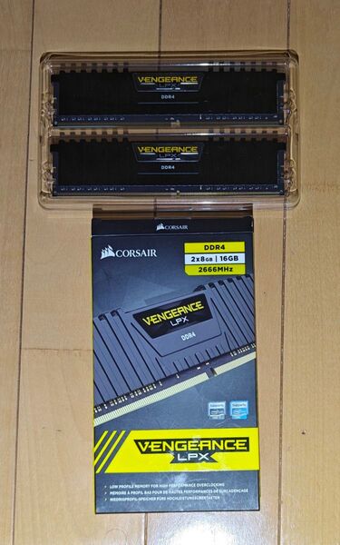 CORSAIR デスクトップPC用メモリ VENGEANCE DDR4 2666 16GB (8GB × 2枚組)