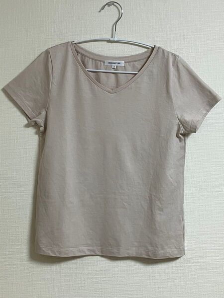 【NATURAL BEAUTY BASIC】VネックTシャツ、 ベージュ、サイズS