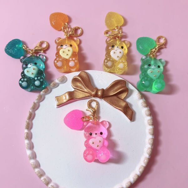 クマ チャーム キーホルダー ピンク ハート レジン ハンドメイド