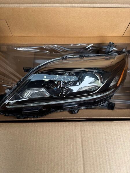 US トヨタ シエナSE純正ヘッドライト左側