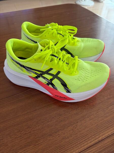 アシックス ランニングシューズ メンズ マジックスピード 4 1011B875 750 asics 26センチ