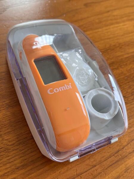 【美品】ベビー 体温計 耳式 combi