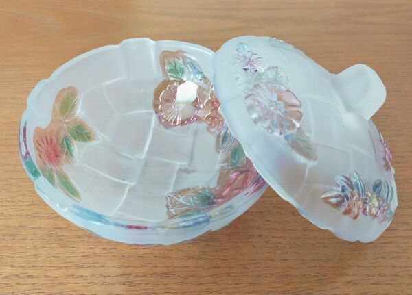 キャンディーポット 蓋付き ガラス 花柄 お菓子入れ 昭和レトロ 保存容器 硝子 クリスタルガラス 食器