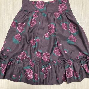 レストローズ スカート 紫色薔薇 フレア 膝丈