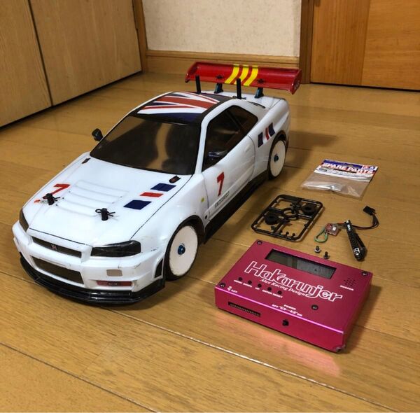訳あり TA08R シャーシキット とおまけのハカルンジャー(Hakaruju)とボディとB3タイヤのセットです