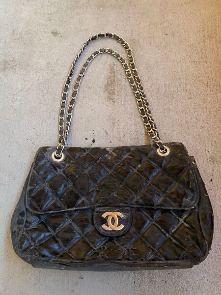 シャネル CHANEL デカマトラッセ レザー チェーンショルダーバッグ 逆ココ
