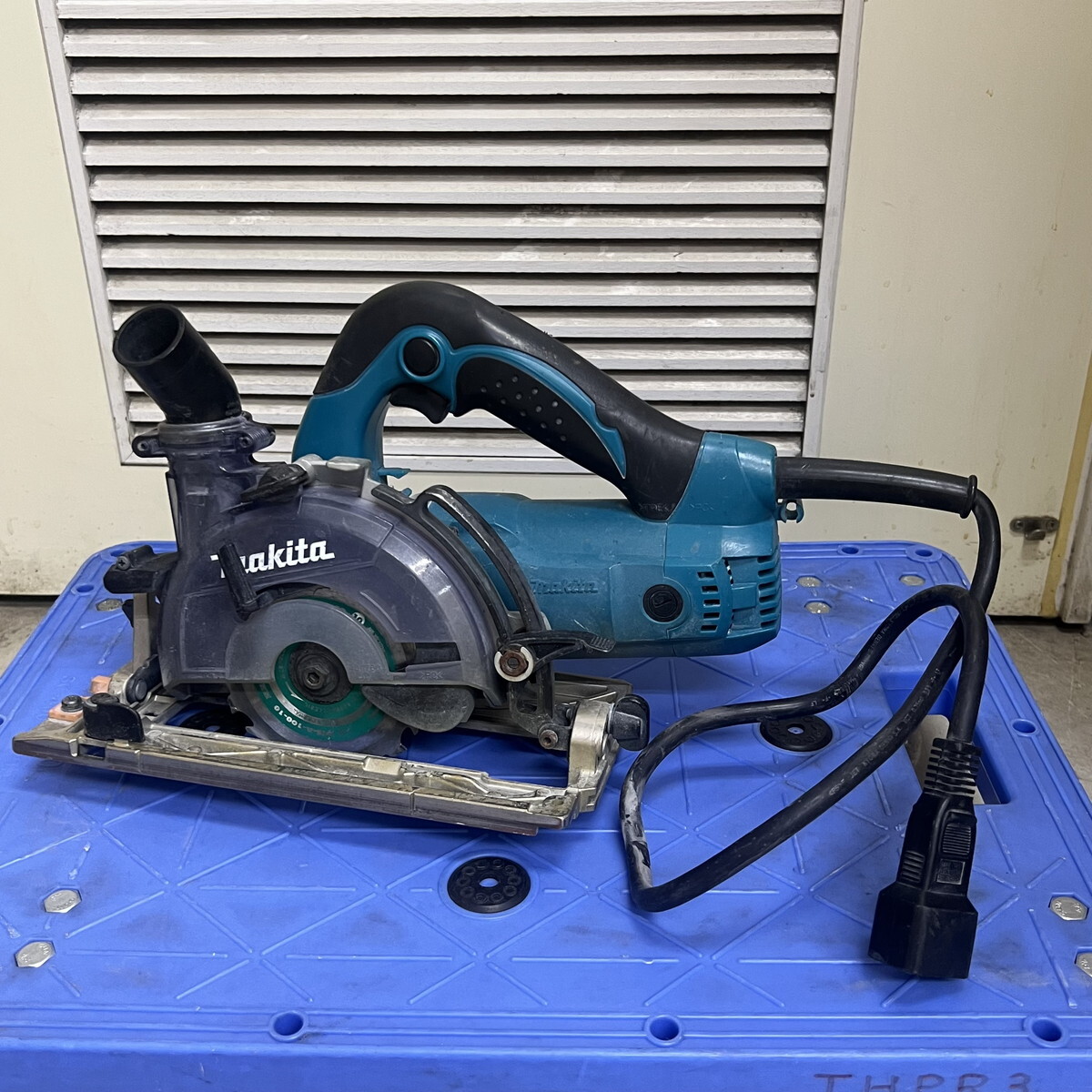 中古】 マキタ makita 125mm 防じん丸のこ KS5200FX 【桶川店
