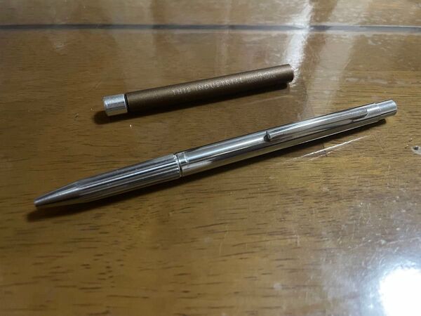 ラダイト 芯ケースと三菱 jaguarボールペン