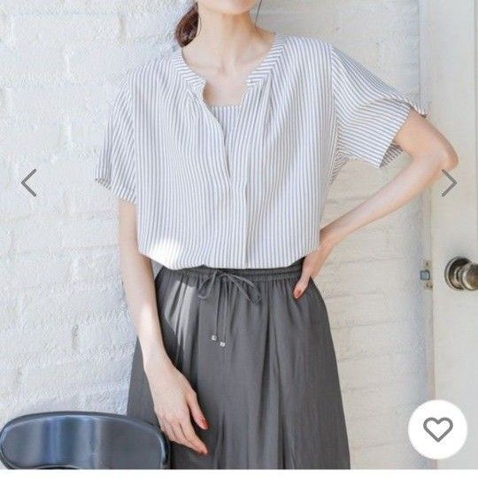 定価4000円ほど一回使用 ブラウス シャツ さらさらリラックス2WAYタック半袖 レディース ストライプ