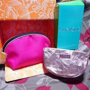 クリニーク CLINIQUE ポーチ セット ピンク 赤系 ノベルティ 化粧ポーチ 月型 大きめ キラキラ メタルカラー