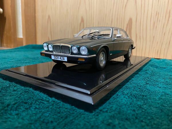 【美品・ケース付】Cult 1/18 Jaguar ジャガー XJ6 SIII 1983 グリーン 希少モデル