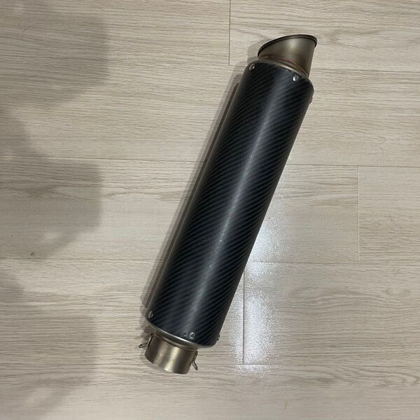 【送料無料】汎用カーボンサイレンサー 60.5mm マフラー