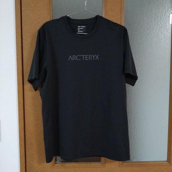 アークテリクス 黒 Tシャツ 半袖Tシャツ S