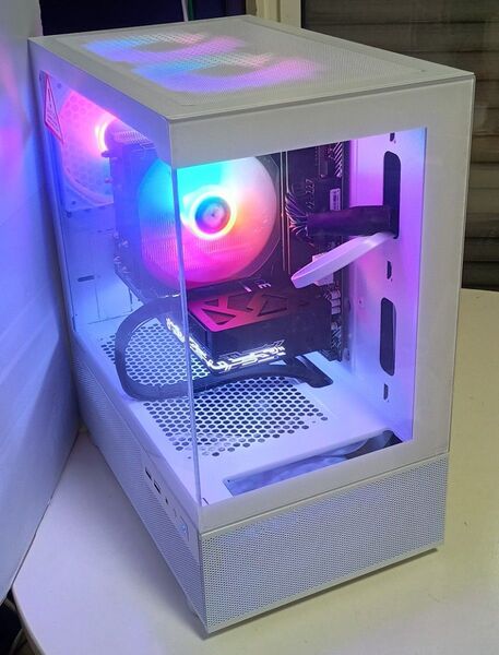 RTX5070搭載 ゲーミングPC Ryzen7 5700x メモリ32GB SSD Windows11