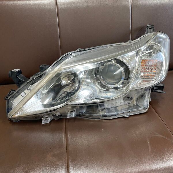 マークX GRX130前期 左ヘッドライトHID バラスト無し