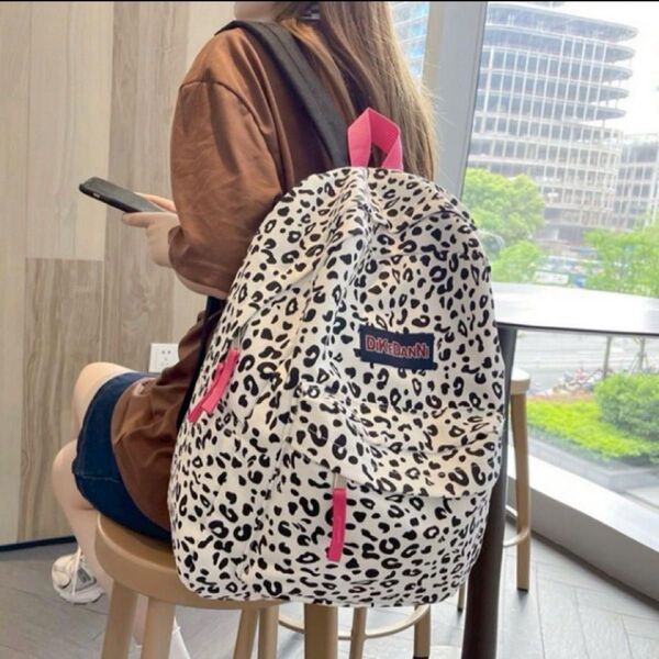 新品☆レオパード柄リュック豹柄バックパック白黒ピンクタブ 人気ヒョウ柄☆韓国Y2K派手可愛いアメカジ大容量