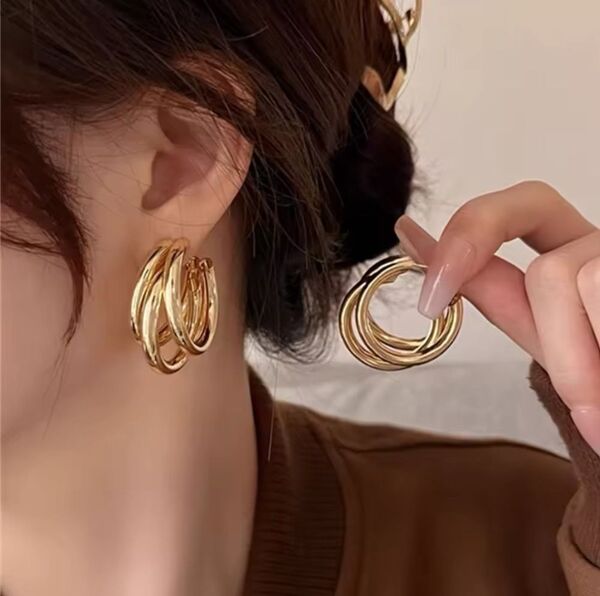【再入荷】デザイン大きいフープピアス 高品質サージカルステンレス金属アレルギー