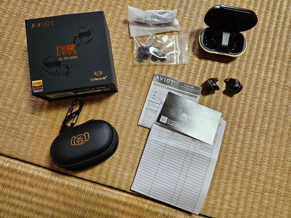 AVIOT TE-W1-PNK ピヤホン8 2025年3月納品書付き