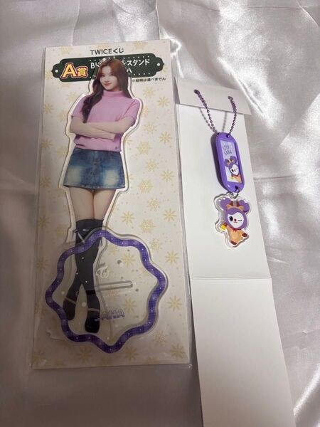 TWICE サナ アクリルスタンド アクスタ くじ ファミマ